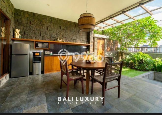 FOR SALE! Vila Kawasan , Luas 455m2m², Lokasi Strategis FOR SALE! Vila Kawasan , Luas 455m2m², Lokasi Strategis