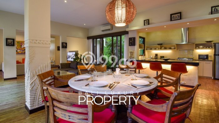 HARGA TERBAIK! Vila Kawasan , Ukuran 400m2m², Lokasi Eksklusif dengan privasi terjaga HARGA TERBAIK! Vila Kawasan , Ukuran 400m2m², Lokasi Eksklusif dengan privasi terjaga