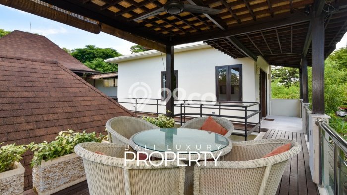 HARGA TERBAIK! Vila Kawasan , Ukuran 400m2m², Lokasi Eksklusif dengan privasi terjaga HARGA TERBAIK! Vila Kawasan , Ukuran 400m2m², Lokasi Eksklusif dengan privasi terjaga