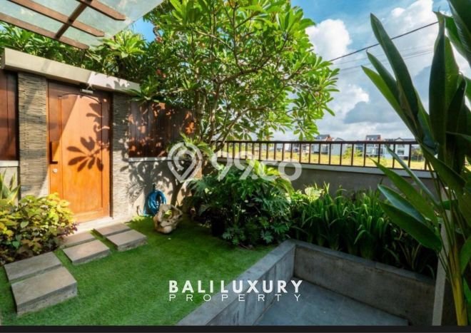 FOR SALE! Vila Kawasan , Luas 455m2m², Lokasi Strategis FOR SALE! Vila Kawasan , Luas 455m2m², Lokasi Strategis
