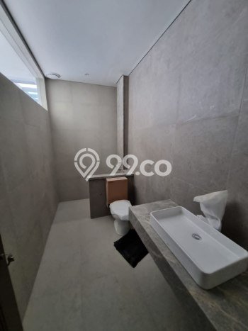 Hunian Mewah LB 327m2 Siap Pakai Desain Elegan di Citraland, Surabaya Hunian Mewah LB 327m2 Siap Pakai Desain Elegan di Citraland, Surabaya