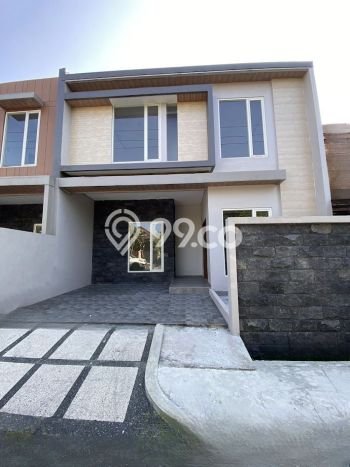 Rumah Strategis Minimalis Lb 158m2 di Rungkut, Surabaya Rumah Strategis Minimalis Lb 158m2 di Rungkut, Surabaya