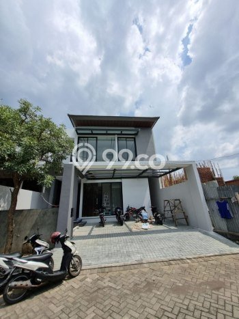 Hunian Mewah LB 327m2 Siap Pakai Desain Elegan di Citraland, Surabaya Hunian Mewah LB 327m2 Siap Pakai Desain Elegan di Citraland, Surabaya