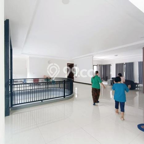 Ready to Use! Luxury House LT 861m2 Desain Modern di Dharma Husada Ready to Use! Luxury House LT 861m2 Desain Modern di Dharma Husada