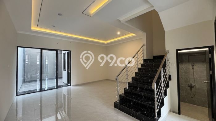 Dijual Rumah Mewah Megah Dengan View Eksklusif di Manyar, Surabaya Dijual Rumah Mewah Megah Dengan View Eksklusif di Manyar, Surabaya