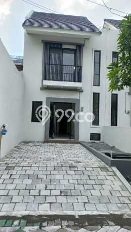 Jual Segera Rumah 2 KT 1 KM di Rungkut, Surabaya Jual Segera Rumah 2 KT 1 KM di Rungkut, Surabaya