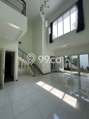Rumah Elit Modern Tanpa Renovasi di Citraland Surabaya Rumah Elit Modern Tanpa Renovasi di Citraland Surabaya