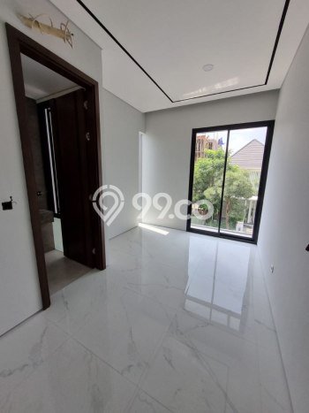 Hunian Mewah LB 327m2 Siap Pakai Desain Elegan di Citraland, Surabaya Hunian Mewah LB 327m2 Siap Pakai Desain Elegan di Citraland, Surabaya