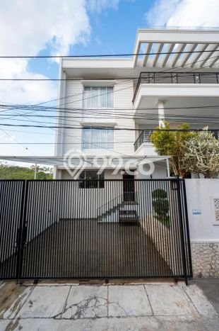 KESEMPATAN EMAS! Vila di , Luas 360m2m², Lingkungan Eksklusif dengan privasi terjaga KESEMPATAN EMAS! Vila di , Luas 360m2m², Lingkungan Eksklusif dengan privasi terjaga