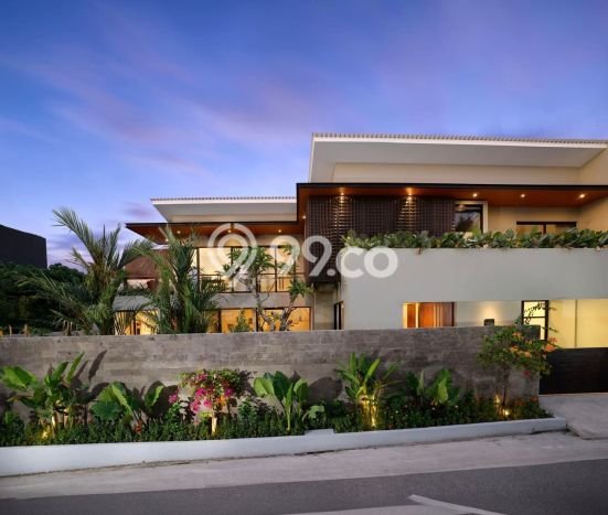 LOKASI STRATEGIS! Vila Kawasan , Area 300m2m², Area Potensial LOKASI STRATEGIS! Vila Kawasan , Area 300m2m², Area Potensial