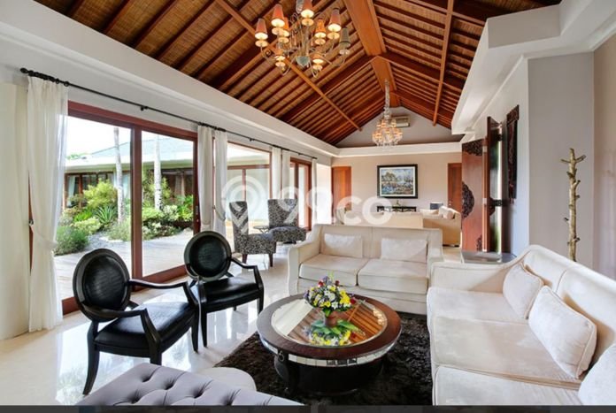Vila Kawasan , Area 2200m2m², Lokasi Strategis Vila Kawasan , Area 2200m2m², Lokasi Strategis