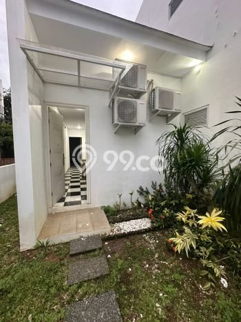 Ready to Use! Luxury House LT 595m2 Desain Elegan di Kota Wisata Ready to Use! Luxury House LT 595m2 Desain Elegan di Kota Wisata