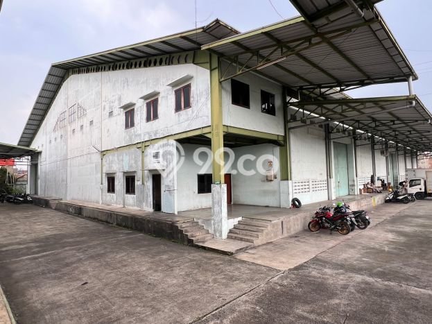 Gudang Disewa di Bandung dengan LB 1139m2 Area Komersial Ramai Gudang Disewa di Bandung dengan LB 1139m2 Area Komersial Ramai