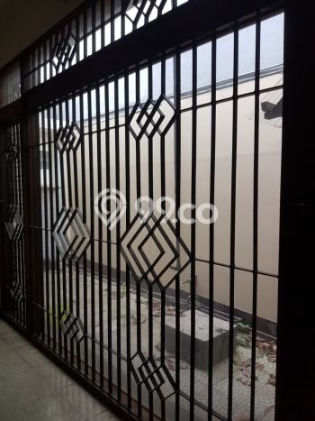 Disewakan! Rumah 4 Kamar Tidur &
2 Kamar Mandi di Riau, Bandung Disewakan! Rumah 4 Kamar Tidur &
2 Kamar Mandi di Riau, Bandung