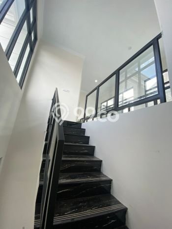 Ready to Use! Premium House LT 252m2 Desain Elegan di Sentul City Ready to Use! Premium House LT 252m2 Desain Elegan di Sentul City