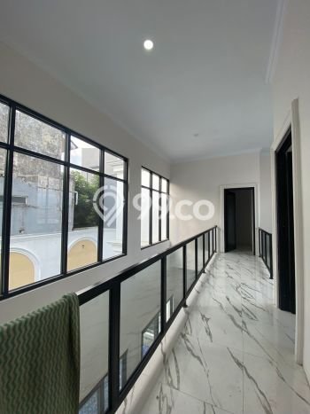 Ready to Use! Premium House LT 252m2 Desain Elegan di Sentul City Ready to Use! Premium House LT 252m2 Desain Elegan di Sentul City