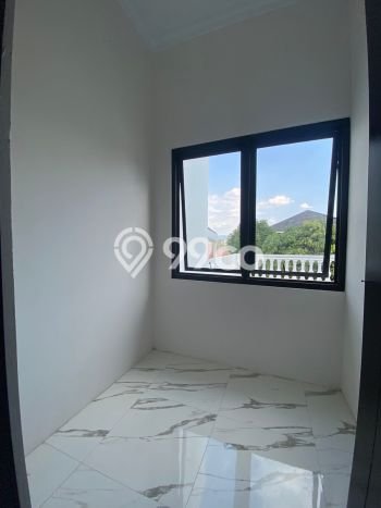 Ready to Use! Premium House LT 252m2 Desain Elegan di Sentul City Ready to Use! Premium House LT 252m2 Desain Elegan di Sentul City