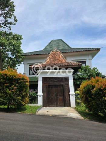 Hunian Elit LB 500m2 Siap Pakai Desain Elegan di Sentul City, Bogor Hunian Elit LB 500m2 Siap Pakai Desain Elegan di Sentul City, Bogor