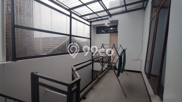 For Sale Rumah 5 Kamar Lokasi Strategis Nyaman dan Strategis di Arcamanik For Sale Rumah 5 Kamar Lokasi Strategis Nyaman dan Strategis di Arcamanik