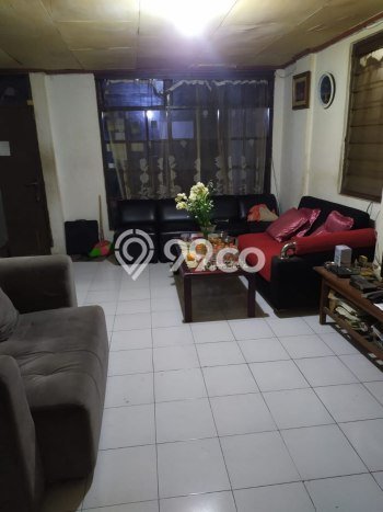 Rumah Nyaman 4 KT LB 125m2 Kondisi Bagus di Supratman Rumah Nyaman 4 KT LB 125m2 Kondisi Bagus di Supratman