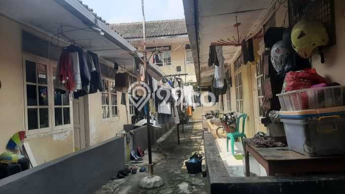 Rumah Kost untuk Dijual di Sumurbandung Punya 31 Kamar Rumah Kost untuk Dijual di Sumurbandung Punya 31 Kamar