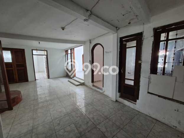 Disewakan! Rumah 6 Kamar Tidur &
4 Kamar Mandi di Buah Batu, Bandung Disewakan! Rumah 6 Kamar Tidur &
4 Kamar Mandi di Buah Batu, Bandung