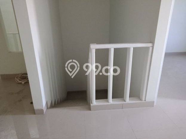 BEST LOCATION! Rumah di Turangga, Akses ke Stasiun, 2 KM, LT 117m2m² Bangunan 200m2m² BEST LOCATION! Rumah di Turangga, Akses ke Stasiun, 2 KM, LT 117m2m² Bangunan 200m2m²
