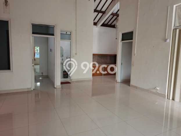Lokasi terbaik! Rumah siap huni disewakan di Antapani LB 200m2 Lokasi terbaik! Rumah siap huni disewakan di Antapani LB 200m2