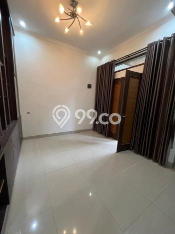 Jarang Ada! Rumah Sewa 4 Kamar Nyaman Siap Huni Setra Duta Jarang Ada! Rumah Sewa 4 Kamar Nyaman Siap Huni Setra Duta