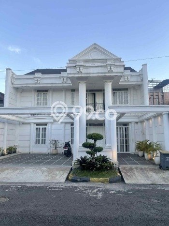BEST LOCATION! Rumah kawasan Batununggal, Dekat Stasiun, 7 KM, LT 244m2m² LB 450m2m² BEST LOCATION! Rumah kawasan Batununggal, Dekat Stasiun, 7 KM, LT 244m2m² LB 450m2m²