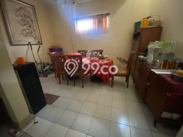 Disewakan! Rumah 9 Kamar Tidur &
2 Kamar Mandi di Supratman, Bandung Disewakan! Rumah 9 Kamar Tidur &
2 Kamar Mandi di Supratman, Bandung