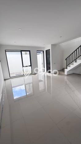 LOKASI POTENSIAL! Ruko For Rent Kawasan Antapani, Luas 84m2m², Siap Usaha LOKASI POTENSIAL! Ruko For Rent Kawasan Antapani, Luas 84m2m², Siap Usaha