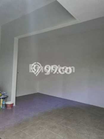 Rumah Sewa Malang LT 128m2 LB 120m2 Kawasan Soekarno Hatta Rumah Sewa Malang LT 128m2 LB 120m2 Kawasan Soekarno Hatta