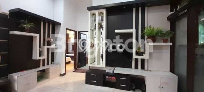 Disewakan! Rumah 4 Kamar Tidur &
2 Kamar Mandi di Soekarno Hatta, Malang Disewakan! Rumah 4 Kamar Tidur &
2 Kamar Mandi di Soekarno Hatta, Malang