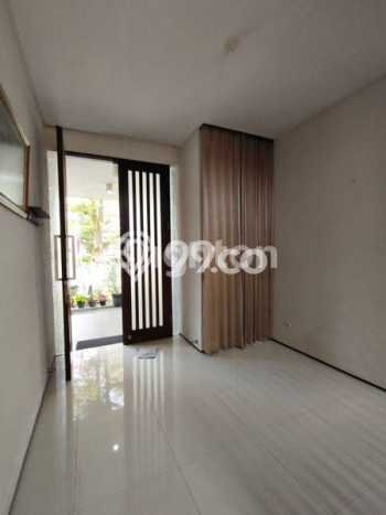 Jarang Ada! Rumah Kontrakan 4 Kamar Bagus Siap Huni Araya Jarang Ada! Rumah Kontrakan 4 Kamar Bagus Siap Huni Araya
