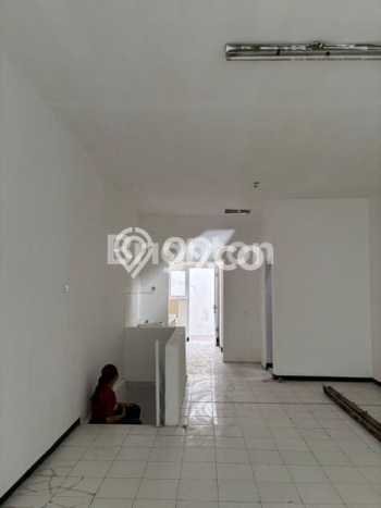 LOKASI STRATEGIS! Ruko Kawasan , Luas 144m2m², Kawasan Ramai, Siap Operasional LOKASI STRATEGIS! Ruko Kawasan , Luas 144m2m², Kawasan Ramai, Siap Operasional