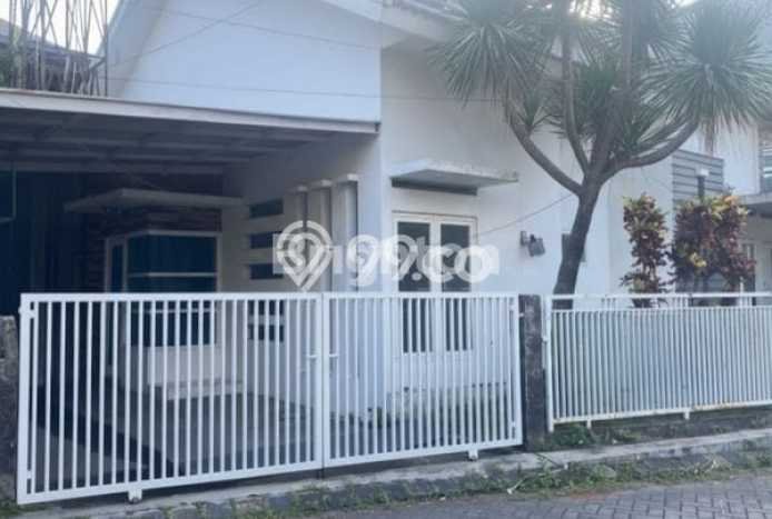 Disewakan! Rumah 8 Kamar Tidur &
6 Kamar Mandi di Soekarno Hatta, Malang Disewakan! Rumah 8 Kamar Tidur &
6 Kamar Mandi di Soekarno Hatta, Malang