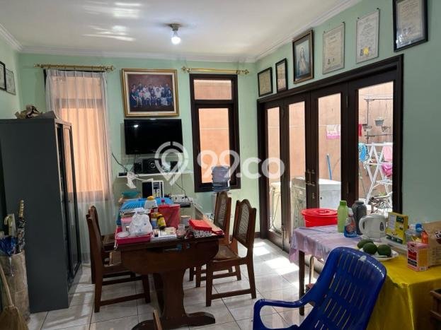 Rumah LT 220m2m² Dekat Pusat Perbelanjaan di Kota Baru Parahyangan, Bandung Rumah LT 220m2m² Dekat Pusat Perbelanjaan di Kota Baru Parahyangan, Bandung