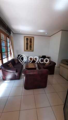 Rumah Nyaman dengan Luas Tanah 1132m² di Kawasan Ciumbuleuit, Bandung Rumah Nyaman dengan Luas Tanah 1132m² di Kawasan Ciumbuleuit, Bandung
