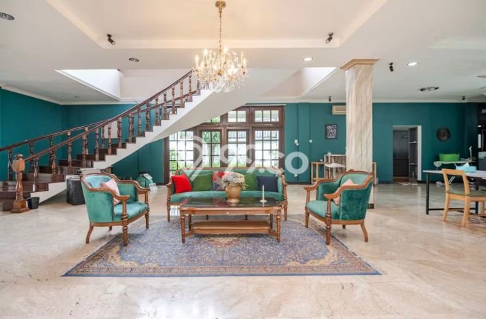 Ready to Use! Luxury House LT 682m2 Desain Modern di Pondok Indah Ready to Use! Luxury House LT 682m2 Desain Modern di Pondok Indah