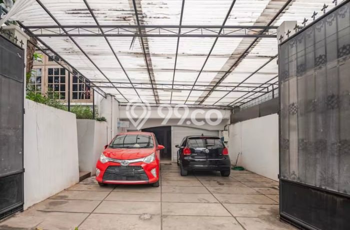 Ready to Use! Luxury House LT 682m2 Desain Modern di Pondok Indah Ready to Use! Luxury House LT 682m2 Desain Modern di Pondok Indah