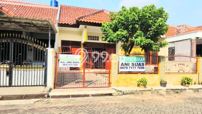 Disewakan Cepat Rumah Kondisi Baik di Area Karawaci, Tangerang Disewakan Cepat Rumah Kondisi Baik di Area Karawaci, Tangerang