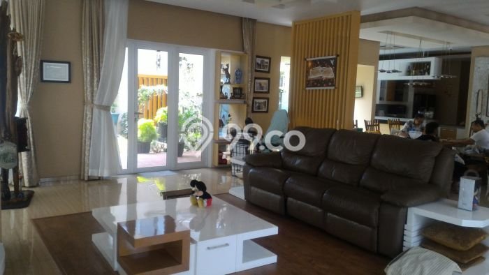 Rumah Mewah LB 500m2 Siap Huni Desain Elegan di Alam Sutera, Tangerang Rumah Mewah LB 500m2 Siap Huni Desain Elegan di Alam Sutera, Tangerang
