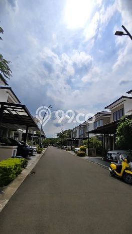 For Sale Rumah Mewah Exclusive di Cakung, Jakarta Timur For Sale Rumah Mewah Exclusive di Cakung, Jakarta Timur