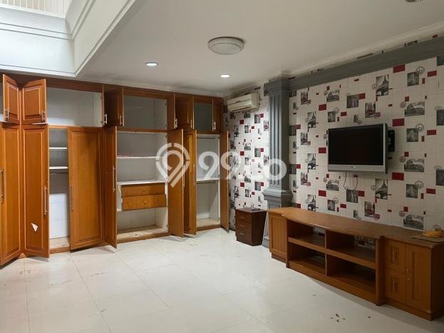 For Sale! Luxury House LT 320m2 Desain Elegan di Tomang For Sale! Luxury House LT 320m2 Desain Elegan di Tomang