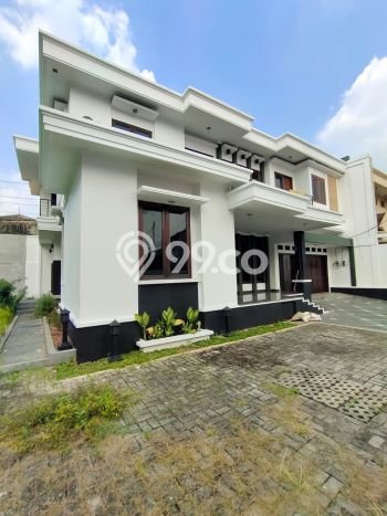 Sewa Rumah Harga Terjangkau di Rawamangun Jakarta Timur dengan 4 Kamar Tidur Sewa Rumah Harga Terjangkau di Rawamangun Jakarta Timur dengan 4 Kamar Tidur