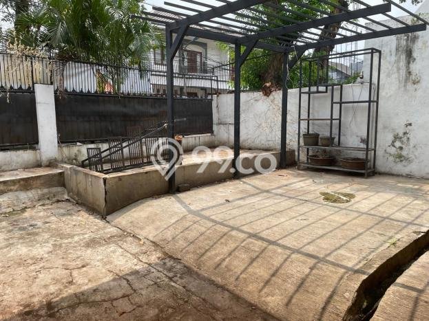 For Sale! Luxury House LT 320m2 Desain Elegan di Tomang For Sale! Luxury House LT 320m2 Desain Elegan di Tomang
