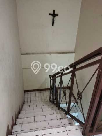 For Sale Hunian Rumah Terawat 5 Kamar di Tomang, Jakarta Barat For Sale Hunian Rumah Terawat 5 Kamar di Tomang, Jakarta Barat