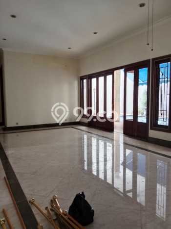 Dijual Hunian Mewah dengan Fasilitas Sekitar Lengkap di Kebayoran Baru, Jakarta Selatan Dijual Hunian Mewah dengan Fasilitas Sekitar Lengkap di Kebayoran Baru, Jakarta Selatan