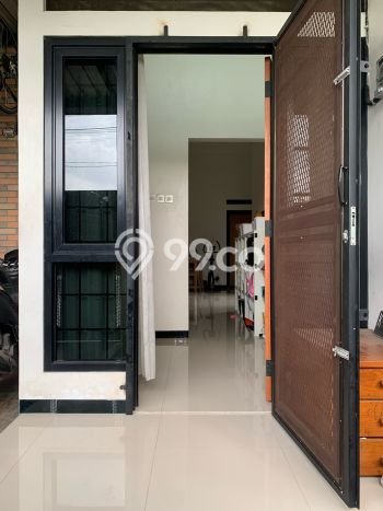 Rumah Berkualitas di Genuk, Semarang, LT 124m² LB 124m² - HARGA NEGO! Rumah Berkualitas di Genuk, Semarang, LT 124m² LB 124m² - HARGA NEGO!